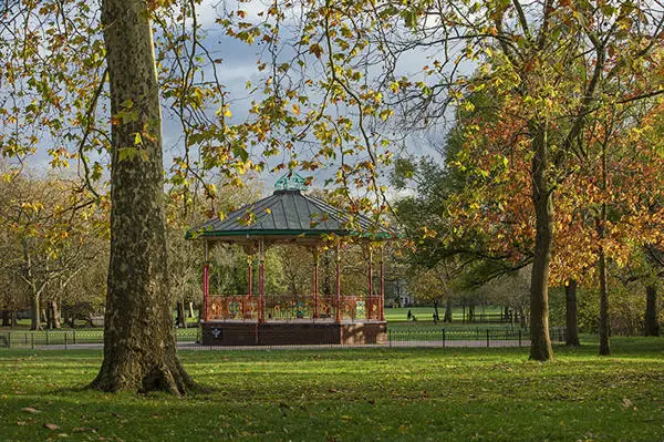 queens-park-bandstand